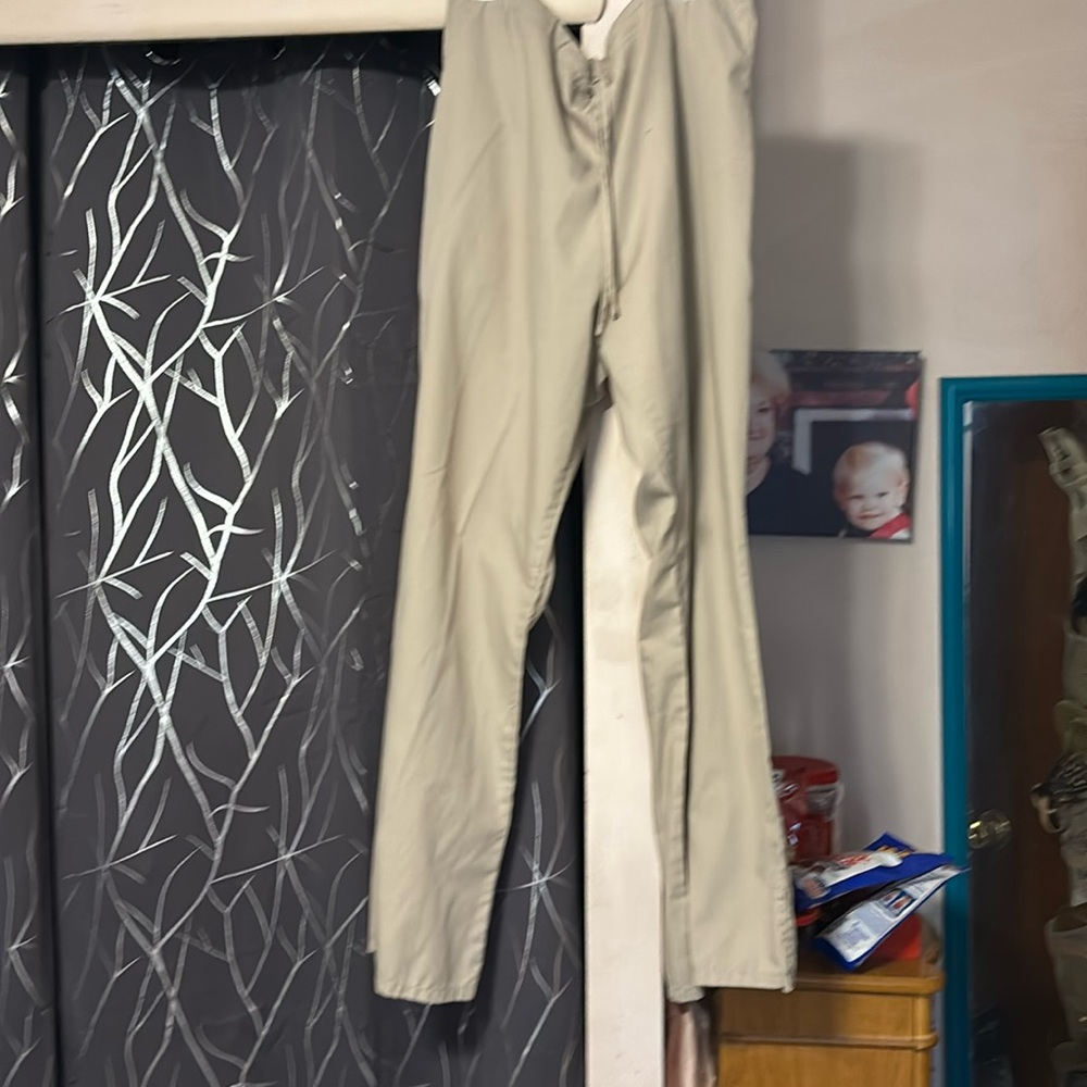 Can Cherokee scrub pants with pockets, elastic waist with tie front